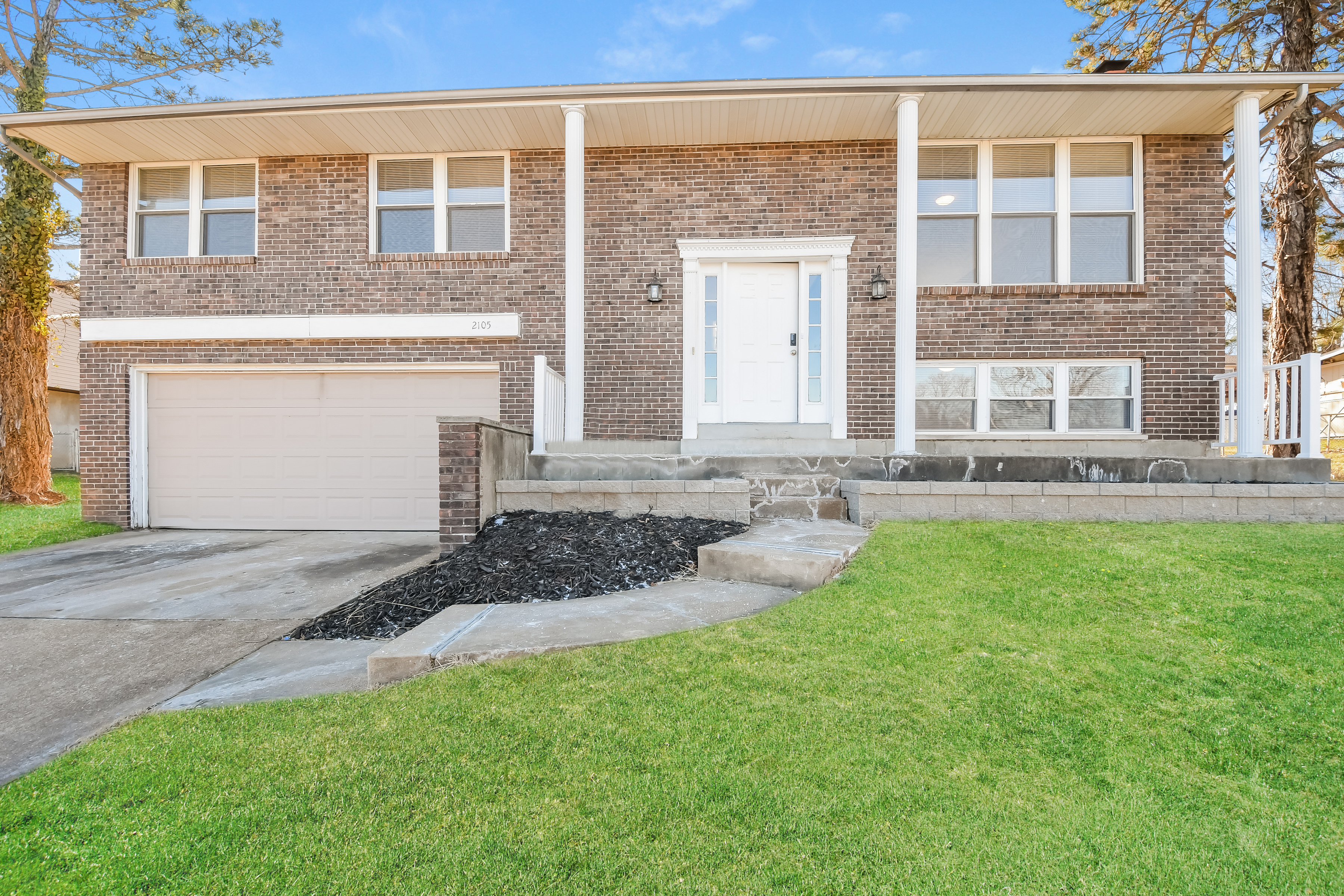 2105 Wellington Dr Imperial, MO 63052